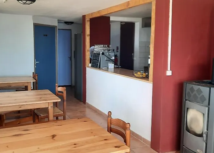 Hostal Refuge Du Mont Chiran